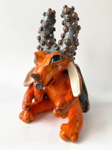 Skulptur mit dem Titel "Orange Dragon" von Viktor Zuk, Original-Kunstwerk, Keramik