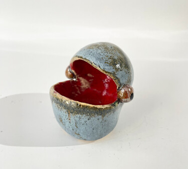 Sculpture titled "Fabulouse Shell I" by Viktor Zuk, Original Artwork, Ceramics