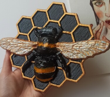 Sculpture titled "Panel bee" by Viktoria Palamarchuk, Original Artwork, Acrylic