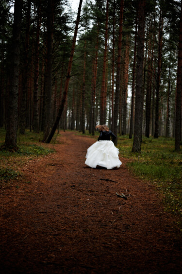 Photography titled "сбежавшая невеста" by Viktoriia Agramakova, Original Artwork, Digital Photography