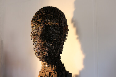 Скульптура под названием "Moa" - Vincent Fons, Подлинное произведение искусства, Металлы