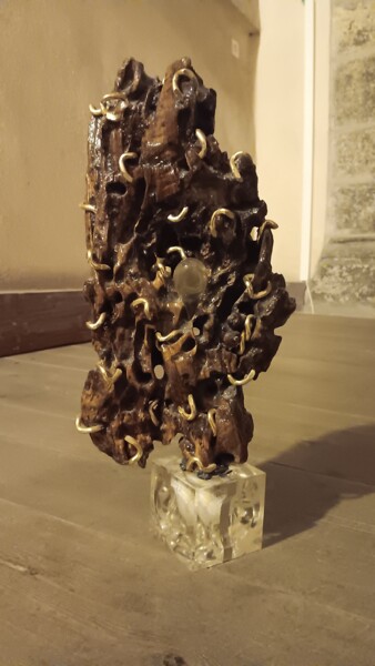 Scultura intitolato "Bois sculpté par in…" da Vincent Jamarne Mohamed, Opera d'arte originale, Legno