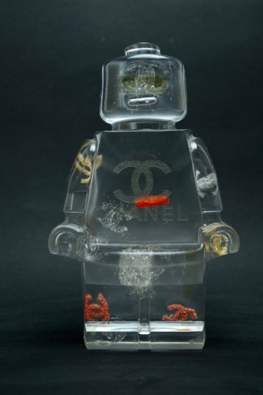 Escultura intitulada "roboclusion chanel…" por Vincent Sabatier (VerSus), Obras de arte originais, Resina