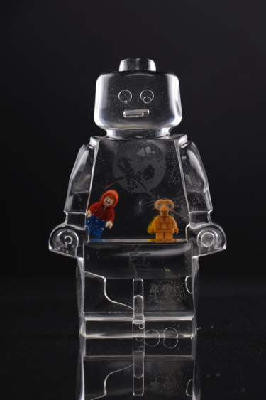 Sculpture titled "roboclusion E.T l'e…" by Vincent Sabatier (VerSus), Original Artwork, Resin