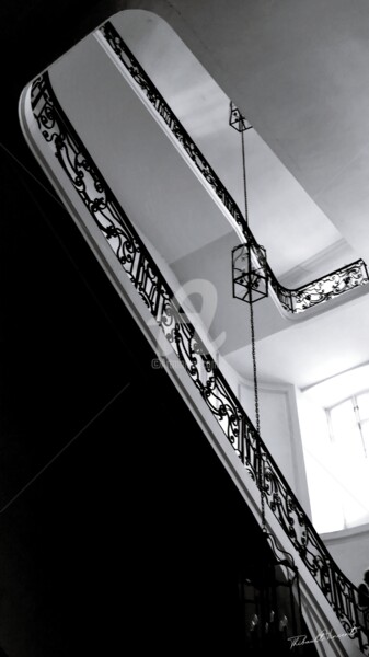 Photographie intitulée "Ascension de noir e…" par Thibault Vincent, Œuvre d'art originale, Photographie numérique