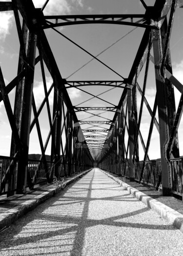 Photographie intitulée "Pont du Garrit" par Thibault Vincent, Œuvre d'art originale, Photographie numérique