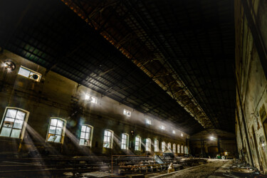 摄影 标题为“warerhouse in light” 由Vincenzo Lana, 原创艺术品, 数码摄影 安装在木板上