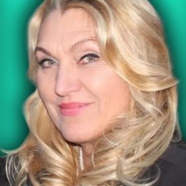 Angela Vincze Profile Picture Large