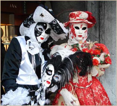 Photographie intitulée "LES TROIS MASQUES" par Violine Création, Œuvre d'art originale