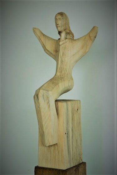 Escultura intitulada "Rising angel" por Virgilijus Vaiciunas, Obras de arte originais, Madeira