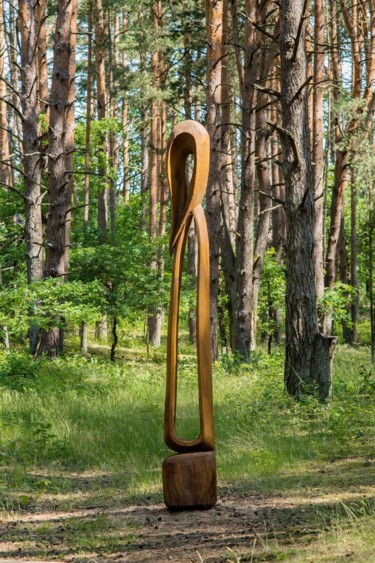 Skulptur mit dem Titel "Raindrop" von Virgilijus Vaiciunas, Original-Kunstwerk, Holz