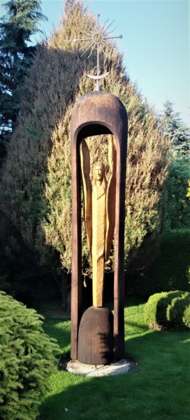 Sculptuur getiteld "Caring angel" door Virgilijus Vaiciunas, Origineel Kunstwerk, Hout