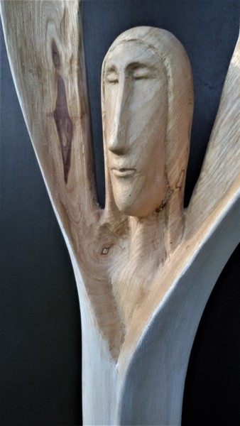 Скульптура под названием "Angel 3" - Virgilijus Vaiciunas, Подлинное произведение искусства, Дерево Установлен на Деревянная…