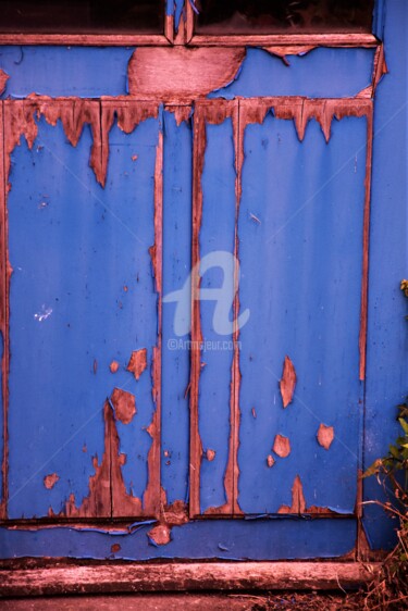 Photographie intitulée "La vieille porte un…" par Virginie Dartois, Œuvre d'art originale, Photographie numérique