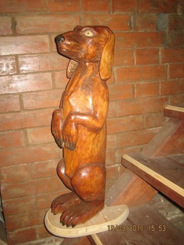 Скульптура под названием "пес" - Виталий Парфенов, Подлинное произведение искусства, Дерево