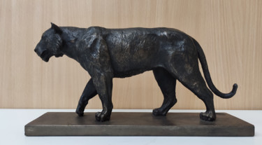 Sculpture intitulée "Тигр" par Vitalii Marin, Œuvre d'art originale, Coulage