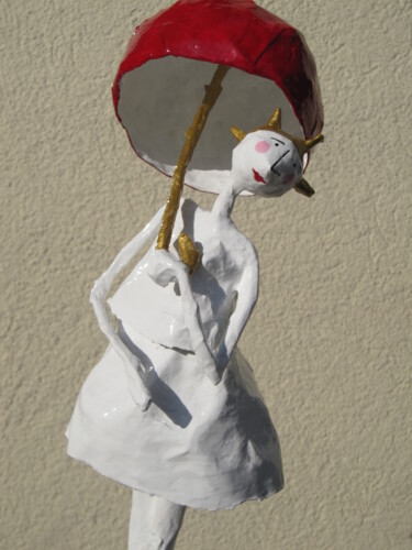 Скульптура под названием "sous la pluie" - Viviana Gómez, Подлинное произведение искусства, Бумага