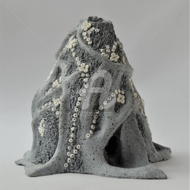 Sculpture titled "Pommier" by Viviane Thelen, Original Artwork, Clay