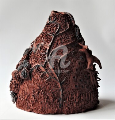Escultura titulada "Rocher rouge oiseau" por Viviane Thelen, Obra de arte original, Cerámica