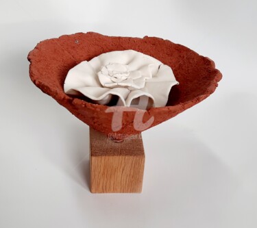 Sculpture titled "Sein fleur sur socle" by Viviane Thelen, Original Artwork, Ceramics