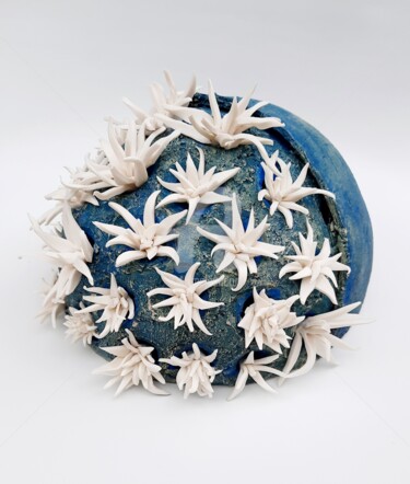 Sculpture titled "Coraux bleu n°2" by Viviane Thelen, Original Artwork, Ceramics