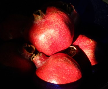 Photographie intitulée "Grenades" par Théo Golb, Œuvre d'art originale