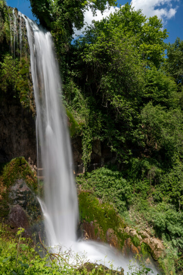 Photographie intitulée "waterfall of Edessa" par Vladoyan, Œuvre d'art originale, Photographie numérique