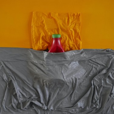 In bed with ketchup Peinture intitulée "In bed with ketchup" par Thècle, Œuvre d'art originale, Tissu