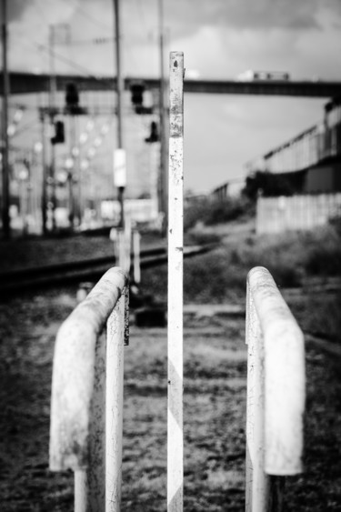 Photographie intitulée "Au fil des rails" par Thècle, Œuvre d'art originale