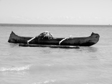 Photographie intitulée "La Pirogue du pêche…" par Thècle, Œuvre d'art originale