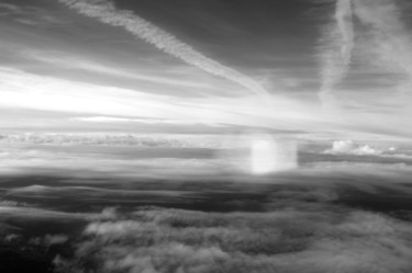 Fotografia intitolato ""Above the clouds"" da Vukašin Delević, Opera d'arte originale, Fotografia digitale