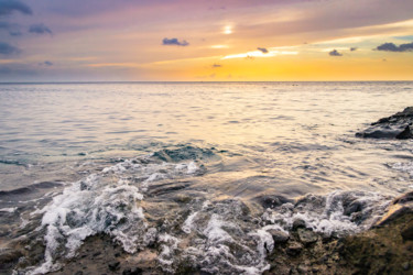 Photographie intitulée "wave at sunset" par Willy Joseph-Louis, Œuvre d'art originale, Photographie numérique