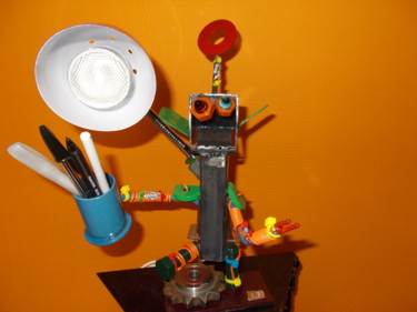 Скульптура под названием "robot lampe" - Gilles Bellagamba, Подлинное произведение искусства, Металлы
