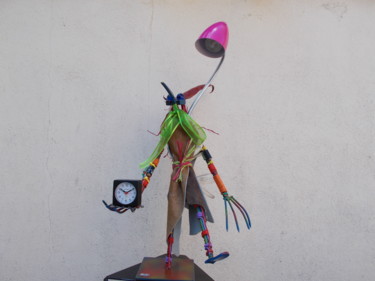 Escultura titulada "sorcière lampe" por Gilles Bellagamba, Obra de arte original, Metales