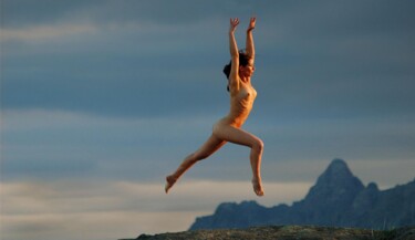 Φωτογραφία με τίτλο "Valeria High Jump" από Walter Bosque, Αυθεντικά έργα τέχνης, Ψηφιακή φωτογραφία