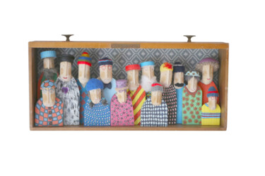 Escultura intitulada "My family" por Nathalie Watine, Obras de arte originais, Madeira