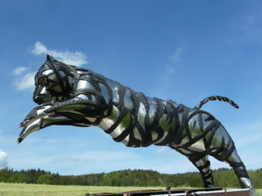 Escultura titulada "Tiger sculptur.jpg" por Mirko Siakkou-Flodin, Obra de arte original, Metales