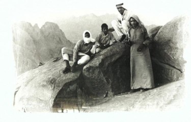 Photographie intitulée "Bédouins au sommet…" par Weepee, Œuvre d'art originale