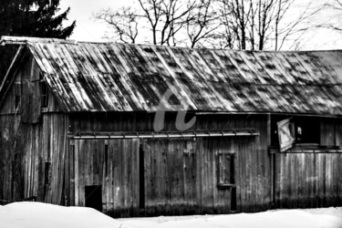 Fotografia intitolato "Old Mennonite Barn" da Redreamer, Opera d'arte originale