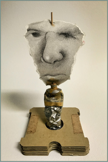 Escultura titulada "A Not-So-Brilliant,…" por Wilf Tilley, Obra de arte original, Papel