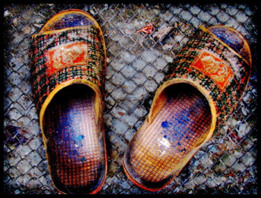 Arts numériques intitulée "тапочки   slippers…" par Dima Wilms, Œuvre d'art originale, Photographie manipulée