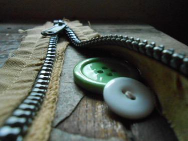 Photography titled "two buttons" by Wira Ariw, Original Artwork