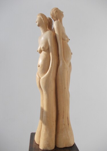 Sculpture titled "GÜZELLER" by Hasan Canel, Original Artwork, Wood