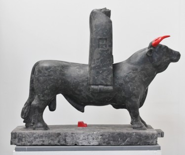 Γλυπτική με τίτλο "Red Bull" από Wojciech Pietranik, Αυθεντικά έργα τέχνης, Πέτρα