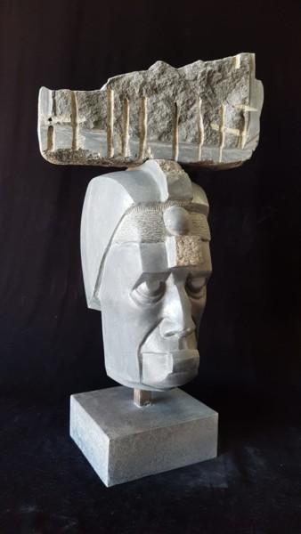 Rzeźba zatytułowany „Crowned” autorstwa Wojciech Pietranik, Oryginalna praca, Kamień
