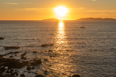 Fotografia zatytułowany „Sunset on sailing b…” autorstwa Xan Gasalla González-Redondo, Oryginalna praca, Fotografia cyfrowa