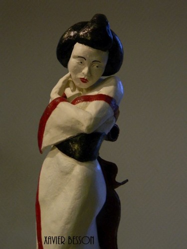 Sculptuur getiteld "Maiko - Sculpture e…" door Xavier Besson, Origineel Kunstwerk, Terra cotta