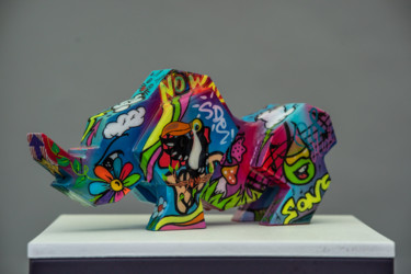 Sculpture titled "Rhino street art" by Xavier Wttrwulghe, Original Artwork, Resin