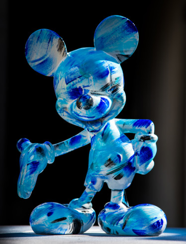 Scultura intitolato "Mickey camo" da Xavier Wttrwulghe, Opera d'arte originale, Resina