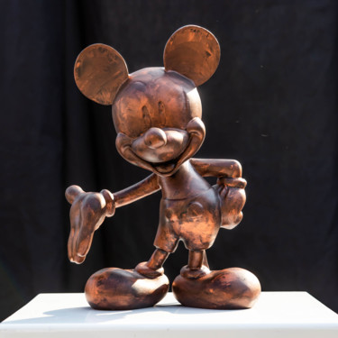 Sculpture titled "Mickey Far west" by Xavier Wttrwulghe, Original Artwork, Resin